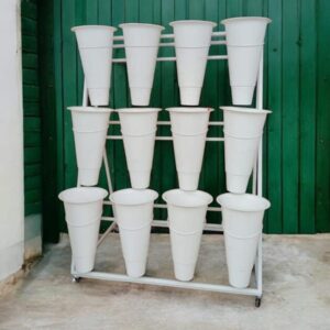 Exhibidor de Flores, 12 Floreros Blanco 1.20 mt. x 90 Cms.