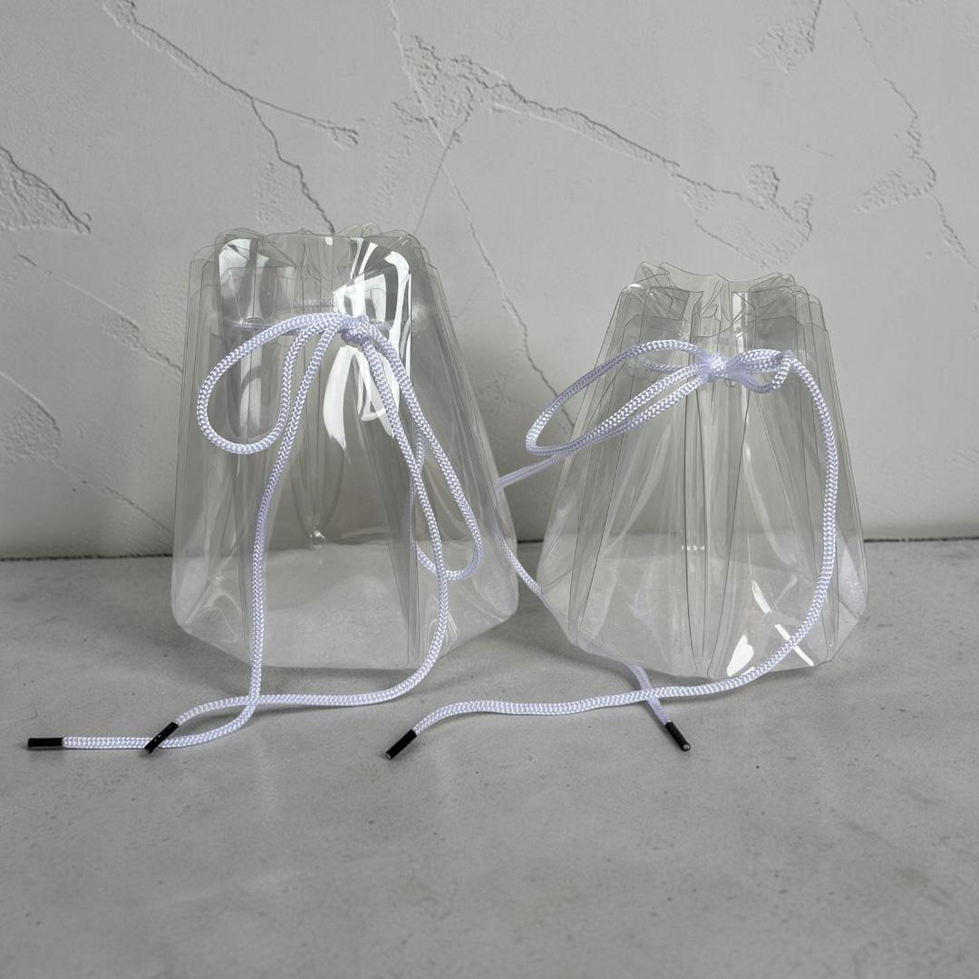 Florero Acrílico con Cordón Resistente al Agua