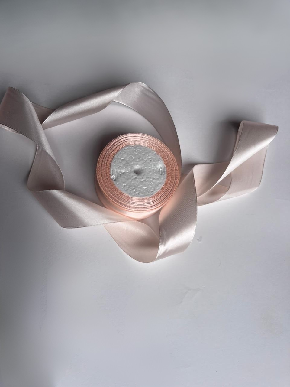 Cinta Satín 4cm x 22.8mts Durazno Suave