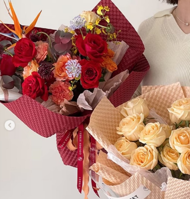 Papel Texturizado Diseño 3D Puntitos Pqte. 10 Pliegos - Imagen 2