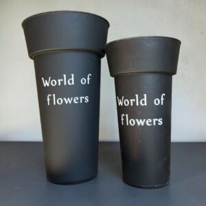 Florero Plástico Redondo Negro "World of Flowers"