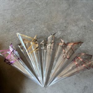 Papel Celofán Transparente Borde Corazones Metalizados 20 pliegos 56x56cm