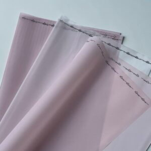 Papel Coreano Semitranslúcido Letras Love Cursiva 20 pliegos 56x56cms